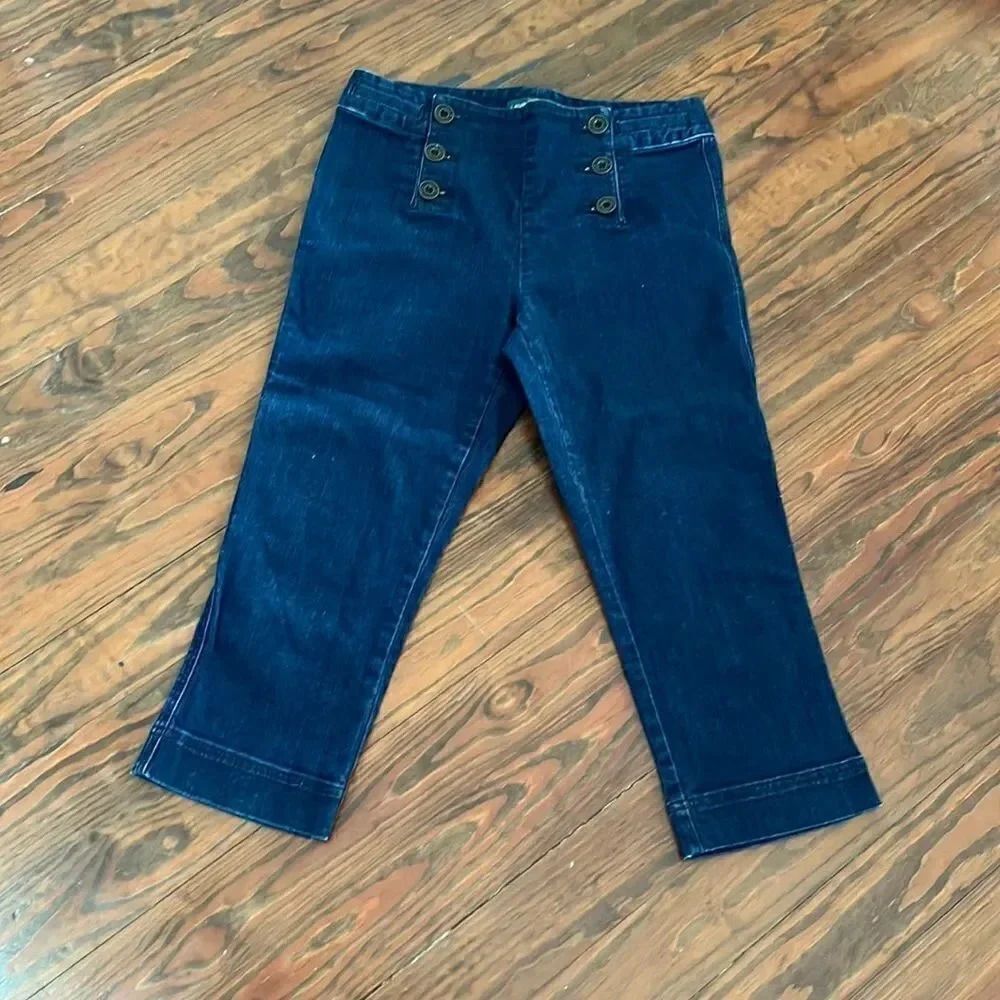 Lauren Ralph Lauren sailor front capris. Size 4